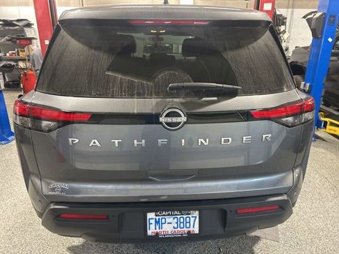 Used 2024 Nissan Pathfinder S image 10