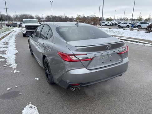 Used 2025 Toyota Camry SE w/ Convenience Package image 7