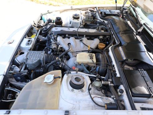 Used 1990 Porsche 944 Cabriolet RWD image 9