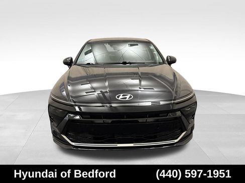 Used 2024 Hyundai Sonata SEL FWD image 2