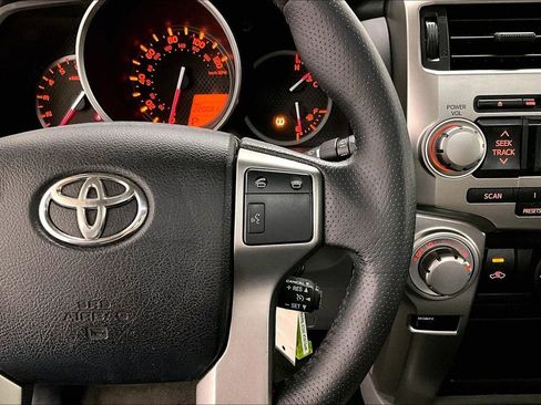 Used 2010 Toyota 4Runner Trail AWD/4WD image 12