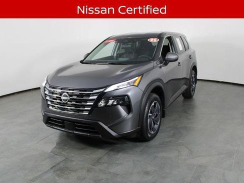 Certified 2025 Nissan Rogue SV FWD image 2