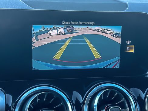 Used 2022 Mercedes-Benz GLB 250 4MATIC image 18