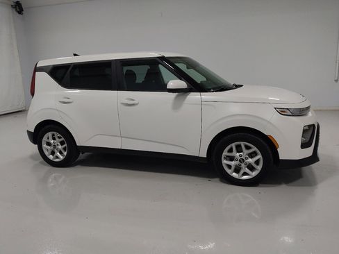 Used 2020 Kia Soul S image 11