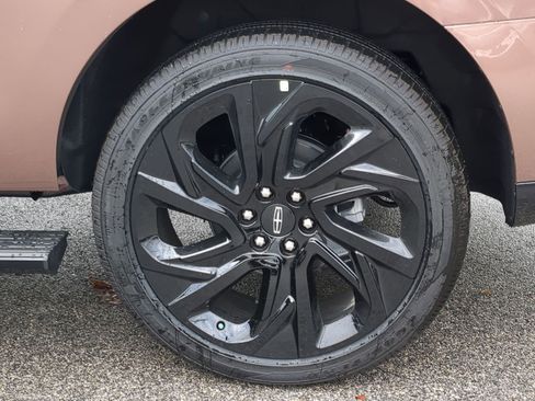 New 2025 Lincoln Navigator Black Label image 9