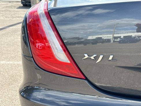 Used 2018 Jaguar XJ L Portfolio image 10