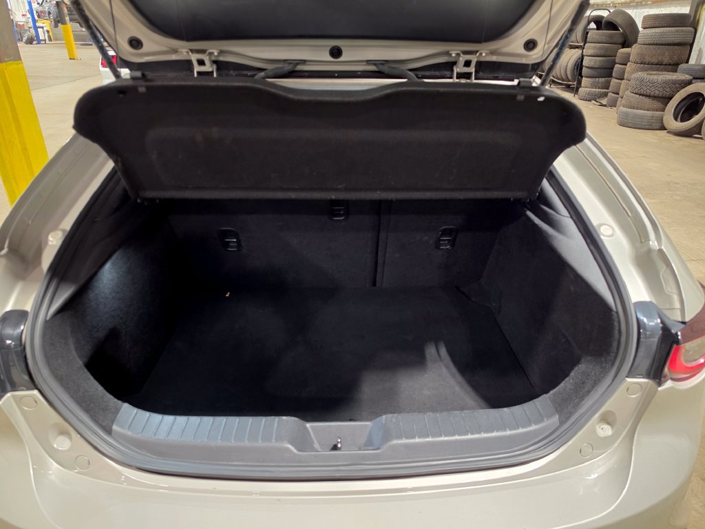 Used 2024 MAZDA MAZDA3 s FWD image 8