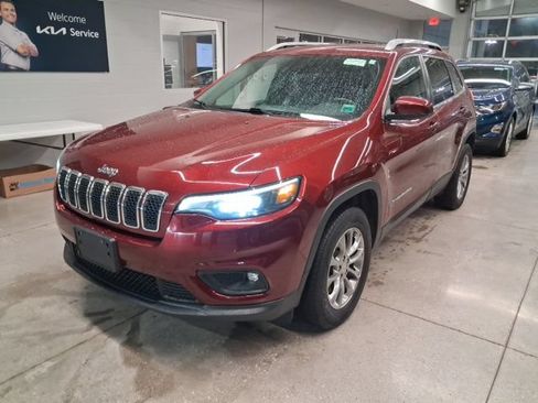 Used 2019 Jeep Cherokee Latitude Plus w/ Comfort/Convenience Group AWD/4WD image 1