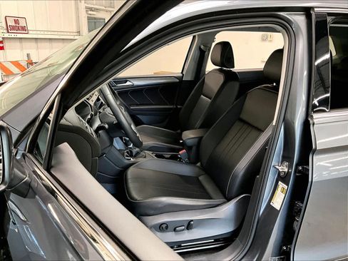 Used 2024 Volkswagen Tiguan SE FWD image 27