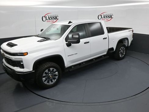 Used 2025 Chevrolet Silverado 2500 Custom w/ Custom Convenience Package AWD/4WD image 17
