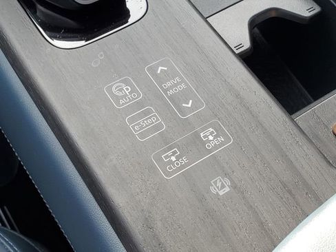 Certified 2023 Nissan Ariya PLATINUM+ e-4ORCE image 25