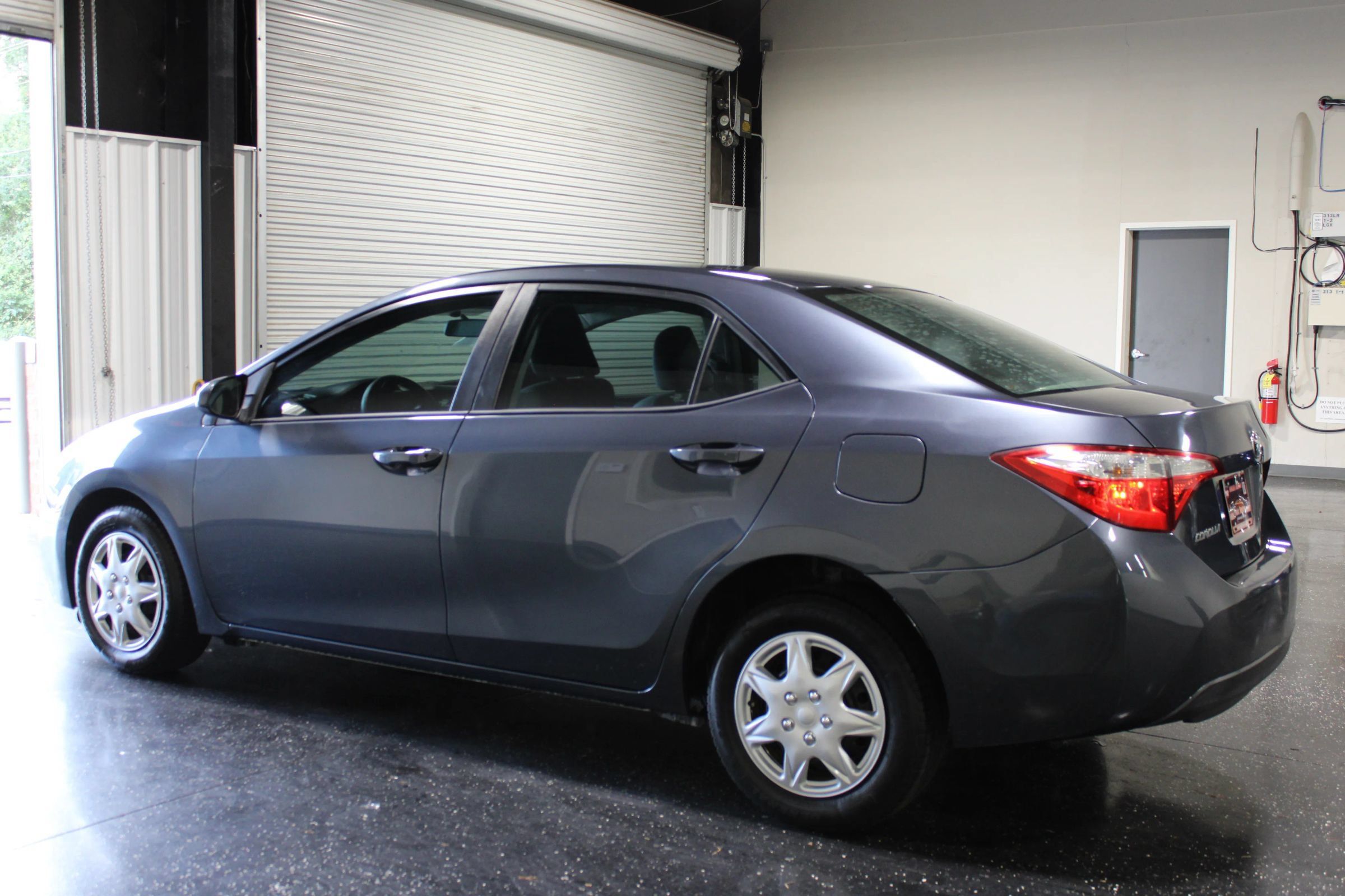 Used 2016 Toyota Corolla L FWD image 5