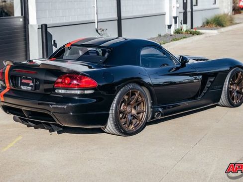 Used 2004 Dodge Viper SRT-10 image 11