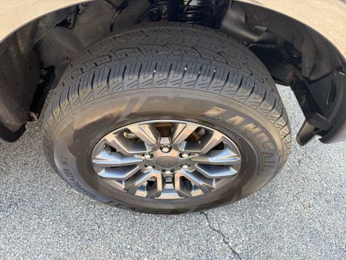 Used 2020 Ford Ranger XLT w/ Equipment Group 302A Luxury AWD/4WD image 9