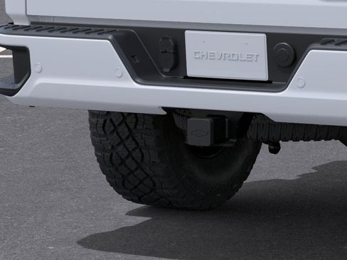New 2026 Chevrolet Silverado 2500 ZR2 AWD/4WD image 14