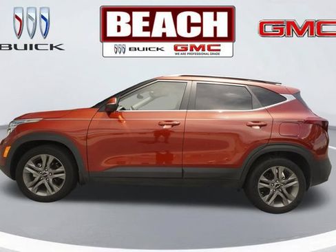 Used 2023 Kia Seltos S w/ Navigation Package FWD image 6