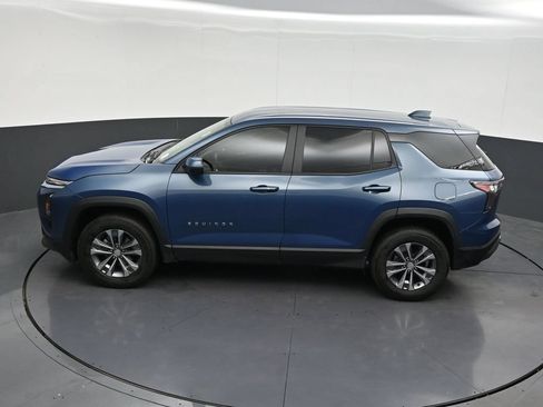 Used 2025 Chevrolet Equinox LT w/ Safety and Technology Package FWD image 17