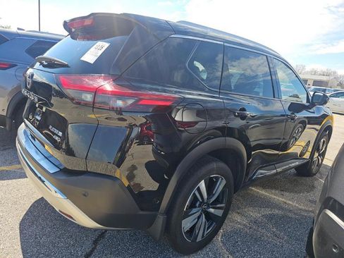 Used 2023 Nissan Rogue Platinum w/ Platinum Premium Package image 2