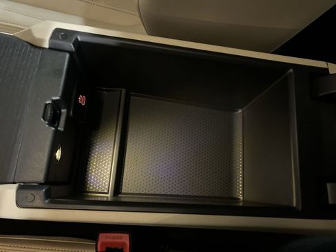 New 2025 BMW 330i xDrive Sedan w/ Convenience Package image 21