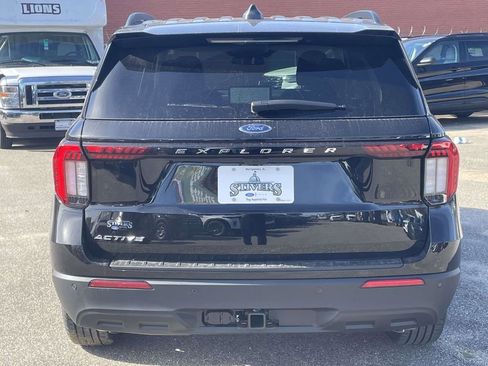 New 2026 Ford Explorer Active image 4