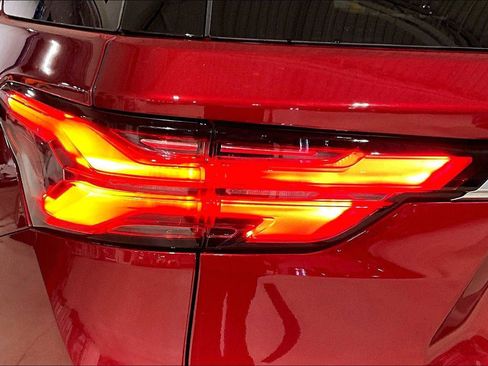 Used 2022 Chevrolet Traverse Premier w/ LPO, Floor Liner Package image 32