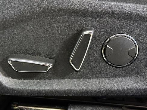 Used 2019 Ford Fusion Energi Titanium FWD image 30
