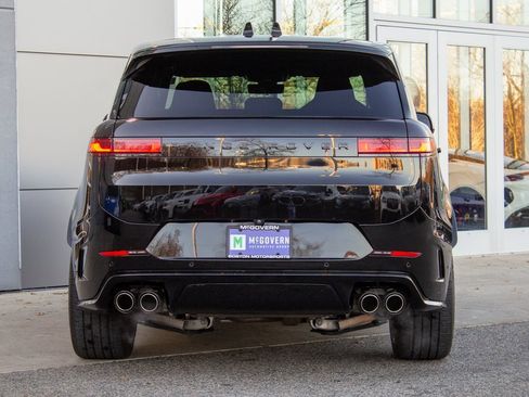 Used 2024 Land Rover Range Rover Sport image 9