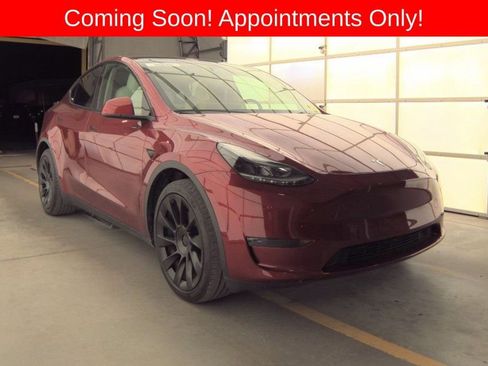 Used 2024 Tesla Model Y Long Range image 2