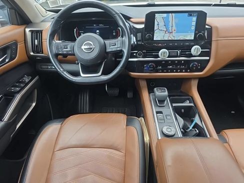 Used 2024 Nissan Pathfinder Platinum AWD/4WD image 6