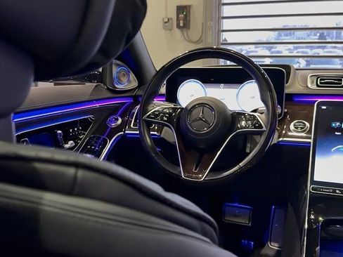 Used 2021 Mercedes-Benz Maybach S 580 4MATIC image 45