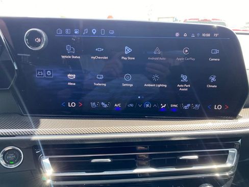 Used 2025 Chevrolet Traverse High Country AWD/4WD image 18
