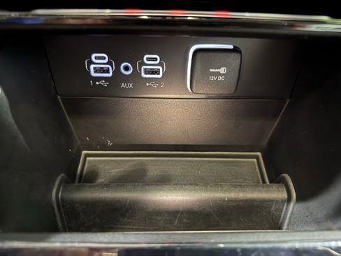 Used 2023 Jeep Grand Cherokee Limited image 20