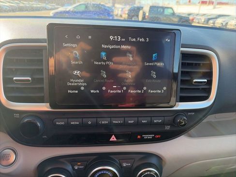 Used 2025 Hyundai Venue Limited image 15