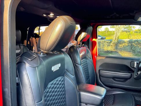 Used 2023 Jeep Wrangler Sport S image 7