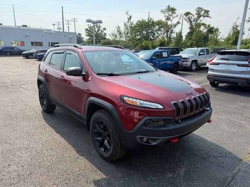 Used 2015 Jeep Cherokee Trailhawk w/ Comfort/Convenience Group AWD/4WD image 4