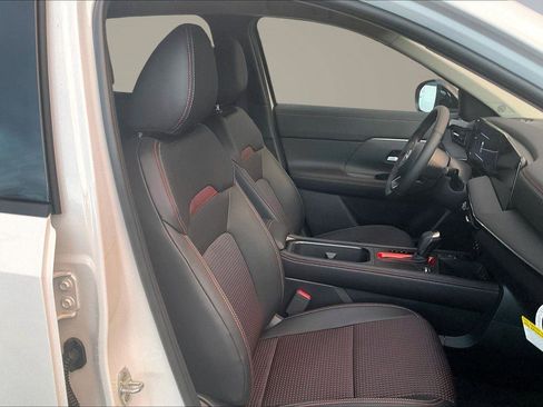 New 2026 Nissan Kicks SR w/ Cold Weather Package AWD/4WD image 8