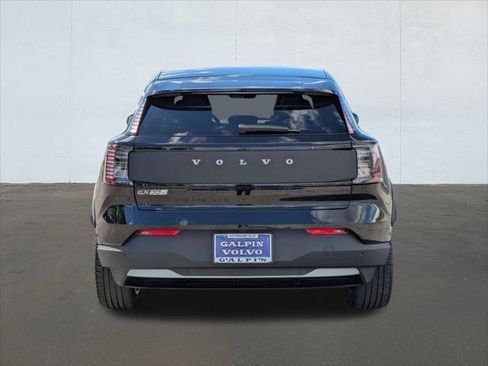 New 2026 Volvo EX30 Cross Country Ultra image 4
