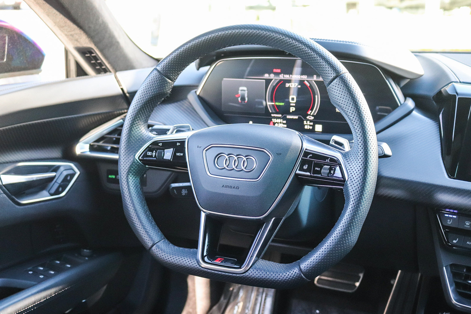 Used 2024 Audi RS e-tron GT w/ Carbon Performance Package AWD/4WD image 16