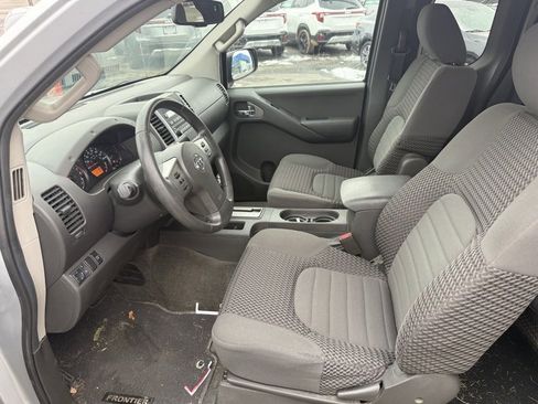 Used 2012 Nissan Frontier SV w/ SV Premium Utility Pkg image 5