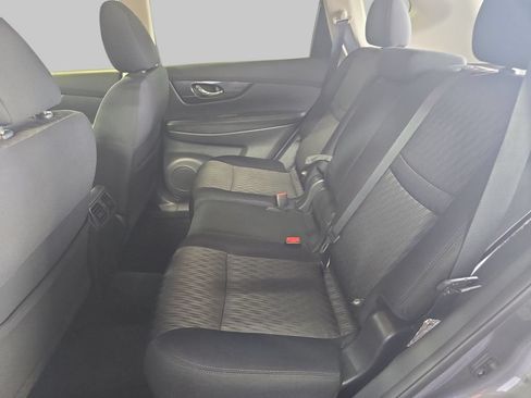 Used 2017 Nissan Rogue SV AWD/4WD image 16