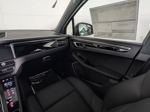 New 2026 Porsche Macan image 21