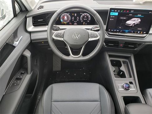 New 2026 Volkswagen Tiguan SE image 10