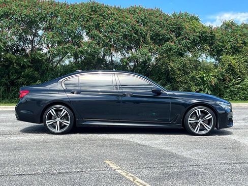 Used 2018 BMW 750i xDrive AWD/4WD image 8