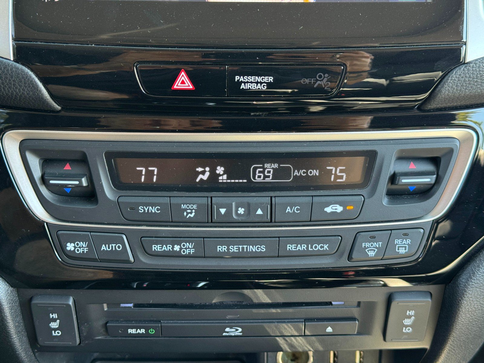 Used 2017 Honda Pilot Touring image 27