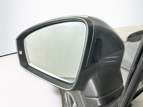Used 2021 Volkswagen Tiguan S FWD image 16