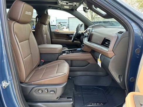 New 2026 Chevrolet Suburban High Country image 20