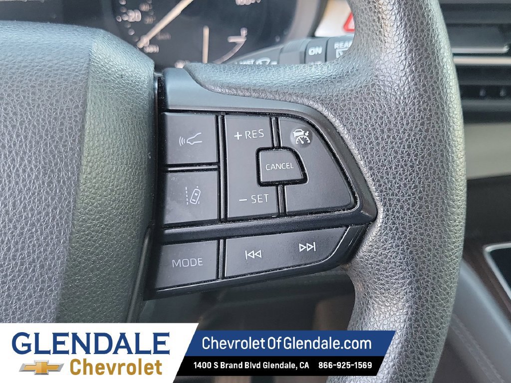 Used 2023 Toyota Sienna LE FWD image 23
