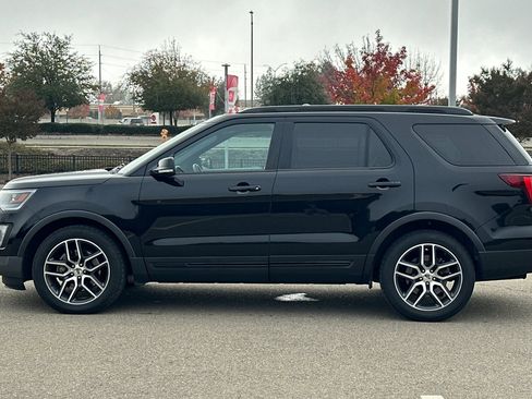 Used 2017 Ford Explorer Sport image 7
