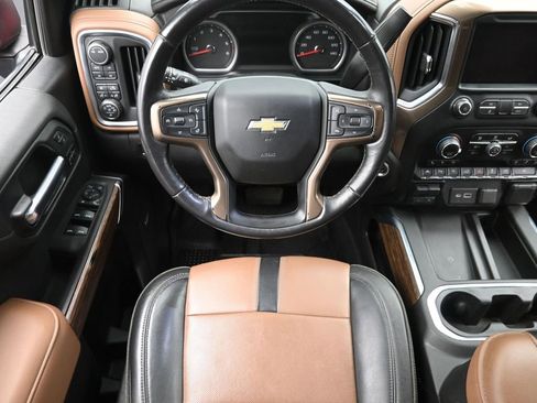 Used 2021 Chevrolet Silverado 1500 High Country w/ Technology Package image 11