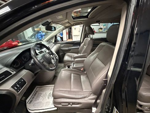 Used 2016 Honda Odyssey Touring Elite image 25